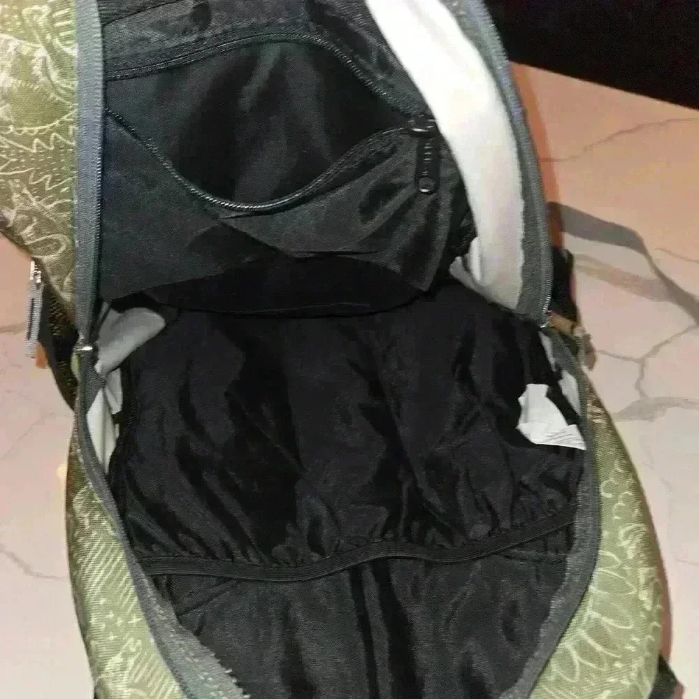 L.L. Bean Hiking School Adjustable Strap Back Pack Green